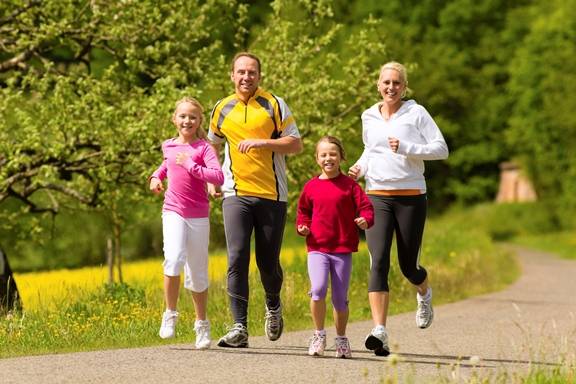 3 idées simples et amusantes pour le fitness en famille