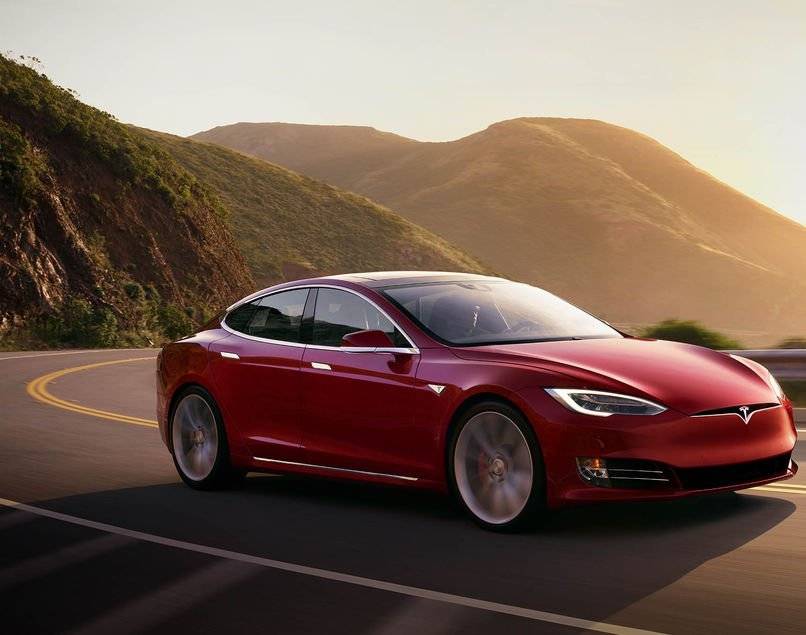 Le pilote passe de Los Angeles à San Francisco avec le logiciel Tesla autonome
